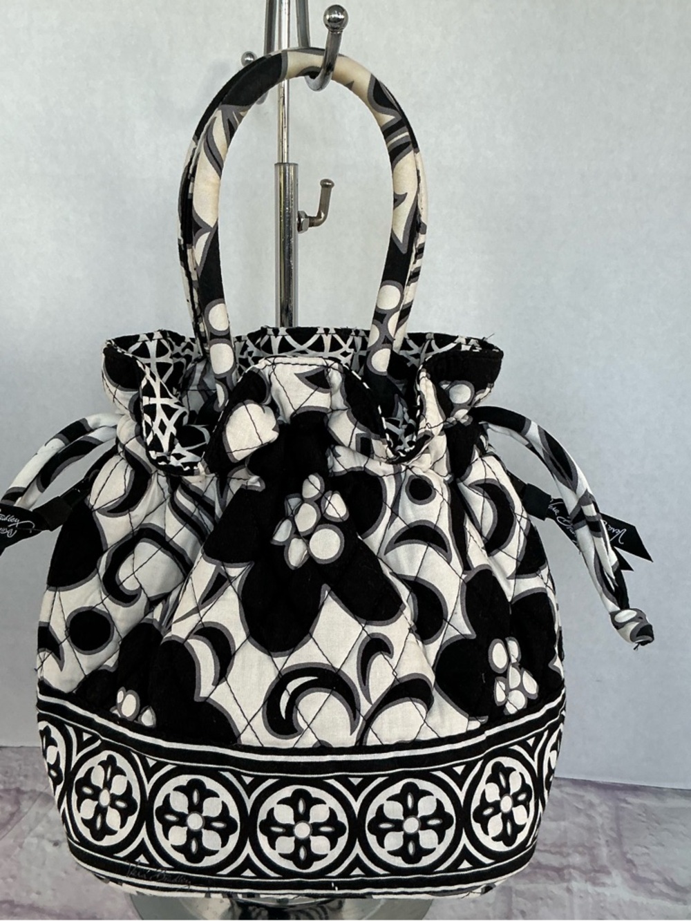 VERA BRADLEY Night & Day Draw String Satchel Black & White Floral Quilted Purse - Picture 14 of 15